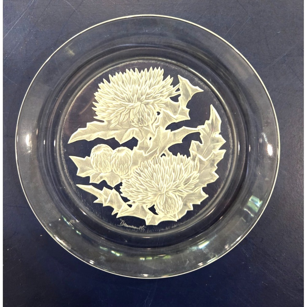 Hoya Flower of the Month Plate June Thistle Engraved Crystal Yamamoto 6''